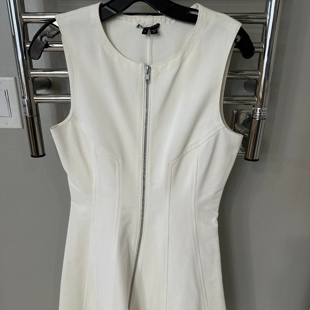Theory size 6 white zip dress